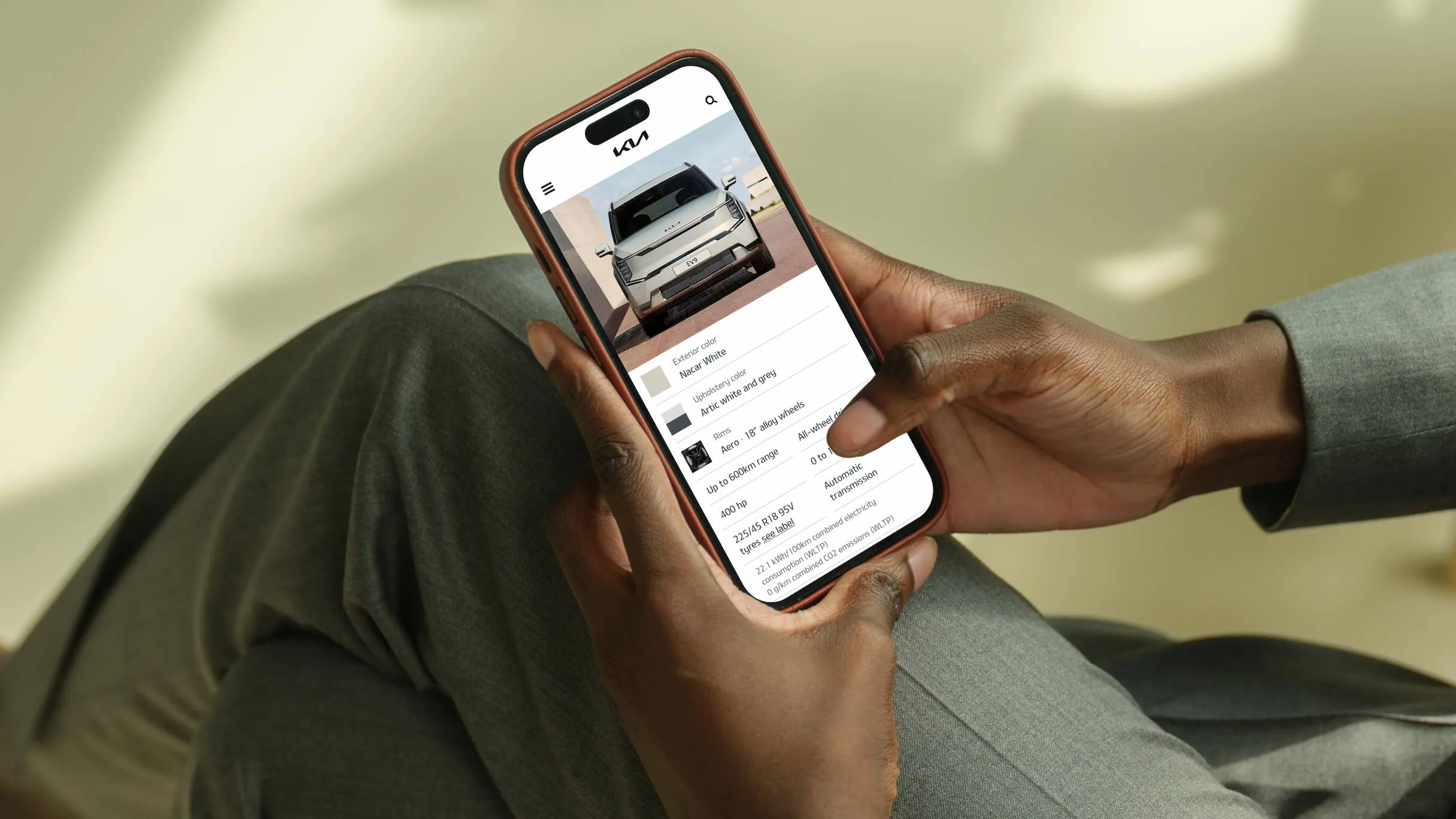 Person using the Kia Stock Locator